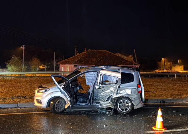 Uşak’ta feci kaza: 1 ölü, 5 yaralı